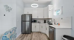 Private 1BR Retreat w/ King Bed Near Ocean & Downtown - Image 2
