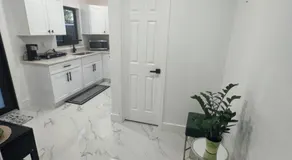 MG Realty Luxury Stay - Image 2