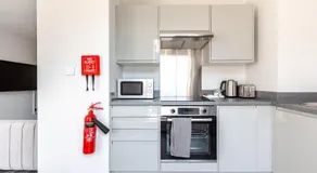 Liverpool City Haven 1-Bed Apartment for Couples & Solo Travelers - Image 4