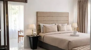 La Dukes Resort - Image 2