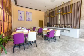 Lavande Hotel Zhuhai Wanzai Port Hengqin International Exhibition Center - Image 3