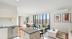 Opposite Caulfield Park 2BR Retreat - Image 3