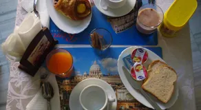 Tucci's Roma Guest House - Image 4