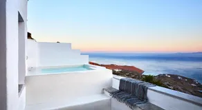 Living Theros Luxury Suites - Image 2