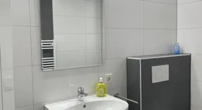 N27 City Stay - Apartment Near Main Station - 24h Self-Check-in - Image 4