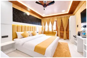 Goroomgo Sangeeta Paradise Mall Road Nainital Near Naina Devi Temple - A Premium Lake View Balcony R - Image 2