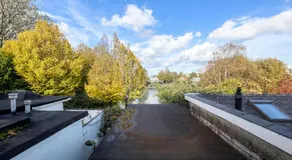 Contemporary 2BDR City Retreat - Image 5