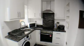 Pinewood Guest House - Image 2