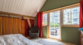 Farbige Wohnung Zentral - Image 2