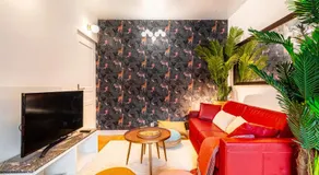 Art & Curiosity Cabinet Style Appartement with Paris view, Thomas Cozy Home - Image 2