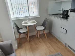 Vetrelax Chelmsford Roseberry Apartment - Image 3