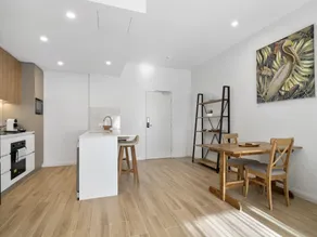Stylish 1-Bed Apartment with Rooftop Access - Image 5