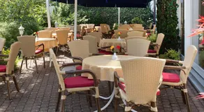 Hotel Kreuz Gästehaus und Lauchertbar mit Terrasse - Image 2