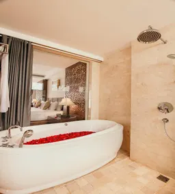Modern 1BR w/ pool near Petitenget Beach Seminyak - Image 4