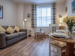 Arcadia - 1 Bedroom Apartment - Tenby - Image 2