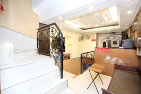 Hotel O Le Bon Ton - Image 4