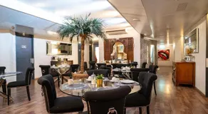 Hotel Les Arcades - Image 2