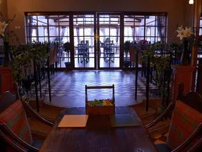 Crown hotel - Image 4