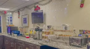 Americas Inn & Suite - Image 5