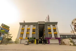 Hotel TGR - Image 4