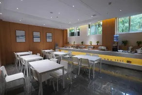 Ziyueqi Light Luxury Hotel (Meishan East Station Wanda Plaza) - Image 4
