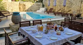 LA MAISON DE LIVIA, Gîte, chambres et table d'hôtes, entre Uzès et Nîmes - Image 3