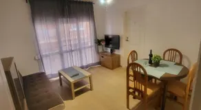Habitaciones con baño compartido en bonito Apartamento en Badalona - Image 3