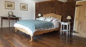 Hollow Meadow House - Image 2