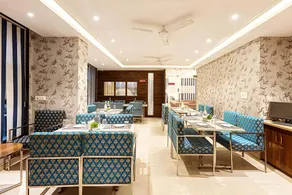 Hotel Emblem Suites By Denver, Delhi Airport - Image 4