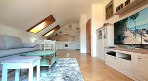 Fantástico apartamento ideal para familias con jardín | Vistas al jardín | Se admiten mascotas - Image 2