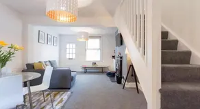 Hastings House - Modern 2 Bedroom House in Central Luton & Near Airport - Image 4