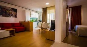 Top Trio Residence - Image 2