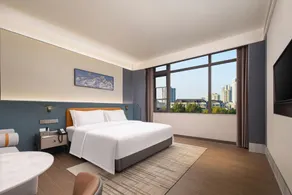 Lanwan Holiday Hotel - Image 2