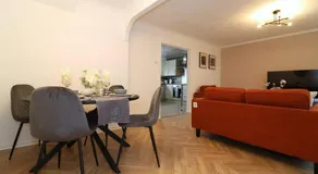Modern 3BR Home with Parking - Image 3