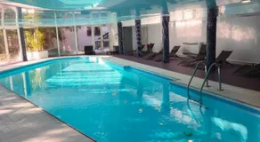 Chambre Hôtel Ibiza Spa - Hammam - Jacuzzis - Piscine Chauffée - Image 4