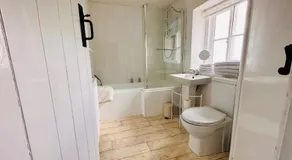 Apple Tree Cottage - Image 2
