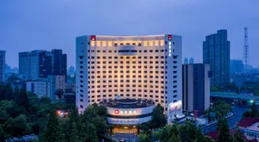 Radisson RED Shanghai Wujiaochang Hotel - Image 4