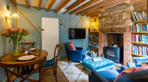 Cedar Cottage - Image 2