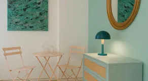 Geschmackvolle Design Wohnung - 15 min Airport & Parkplatz - Image 4