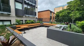 Cosy Unit Near Light Rail - Image 4