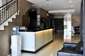 Signature Hotel - Image 3