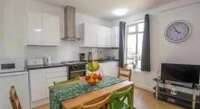 Putney Two Bedroom Apartments - Image 2