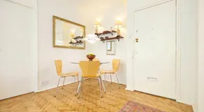 Two-Bedroom Ground-Floor Flat with Private Garden, NW8 - Image 3
