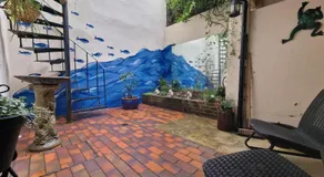 Molly Marine - Bespoke 2 Bedroom Courtyard Apartment - 1 Minute From Brighton Pier - Image 2