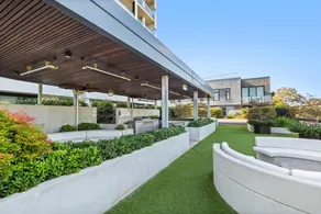 City Views & Inner-North Cool at Your Door - Image 4