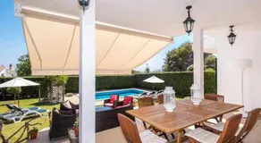 VILLA JARAMA - Elégante villa moderne près de la plage - Image 4