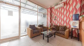 RedDoorz at HSP Guest House Samarinda - Image 2