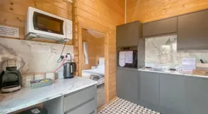 The Cabin - Image 4