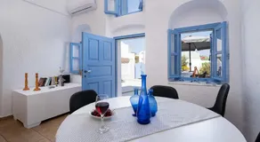 Aggelikis Traditional Cave House - Image 4