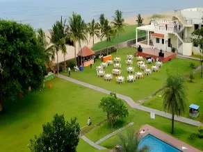 St.James Court Beach Resort - Image 4